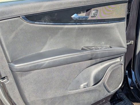 Used 2022 Lincoln Nautilus Reserve image 19