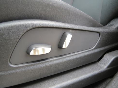 New 2025 Cadillac XT5 Luxury w/ LPO, Floor Liner Package image 17