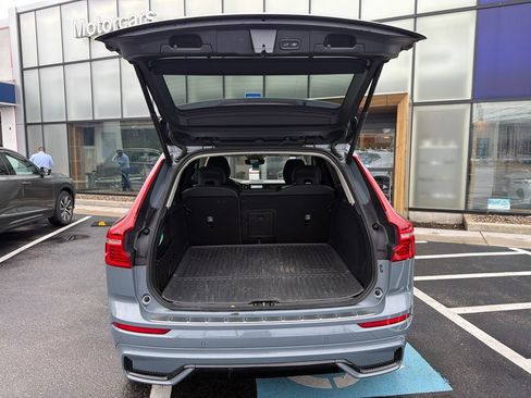Used 2023 Volvo XC60 T8 Plus w/ Climate Package AWD/4WD image 7