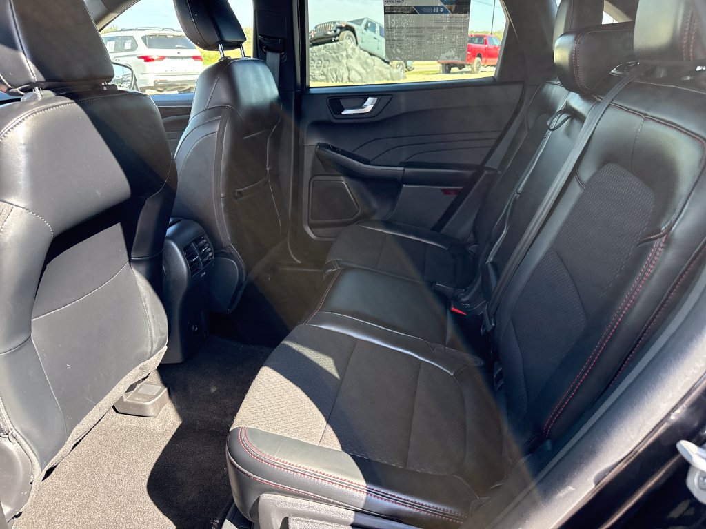 Used 2025 Ford Escape ST-Line AWD/4WD image 25