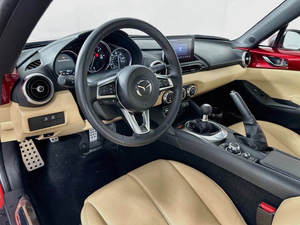 Used 2019 MAZDA MX-5 Miata RF Grand Touring w/ Appearance Package RWD image 9