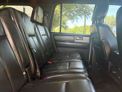 Used 2017 Ford Expedition Platinum RWD image 27