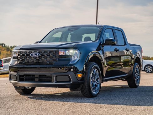 New 2025 Ford Maverick XLT w/ XLT Luxury Package image 3