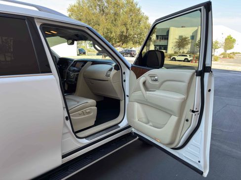 Used 2018 INFINITI QX80 4WD w/ Driver Assistance Package image 48