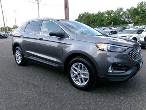 Certified 2022 Ford Edge SEL w/ Convenience Package image 2