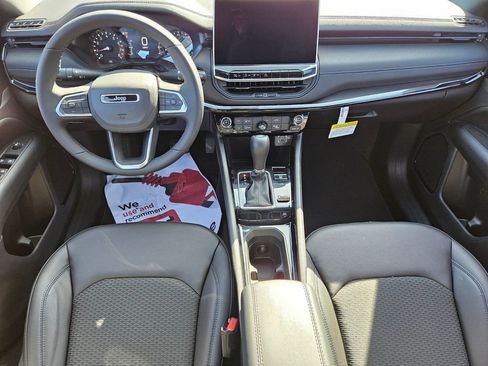 New 2026 Jeep Compass Latitude image 8