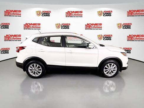 Certified 2022 Nissan Rogue Sport SV image 17