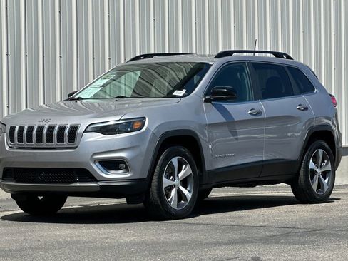 Used 2022 Jeep Cherokee Limited w/ Mopar Interior Package image 8