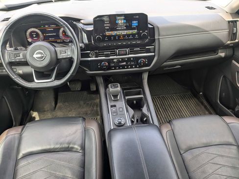Used 2023 Nissan Pathfinder Platinum AWD/4WD image 16