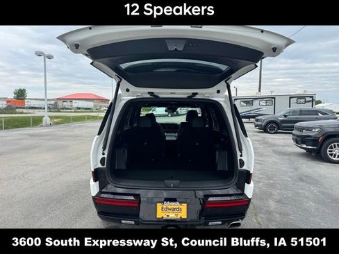 Used 2025 Hyundai Santa Fe Calligraphy AWD/4WD image 12