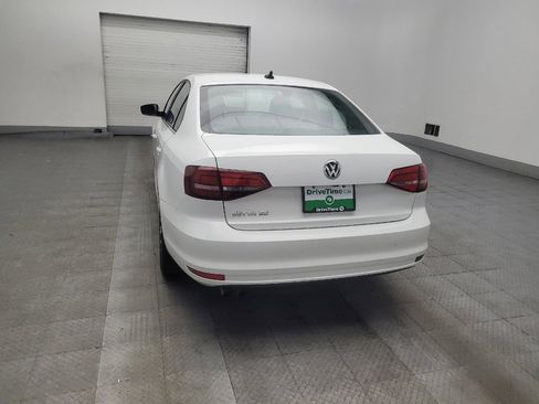 Used 2018 Volkswagen Jetta SE FWD image 6
