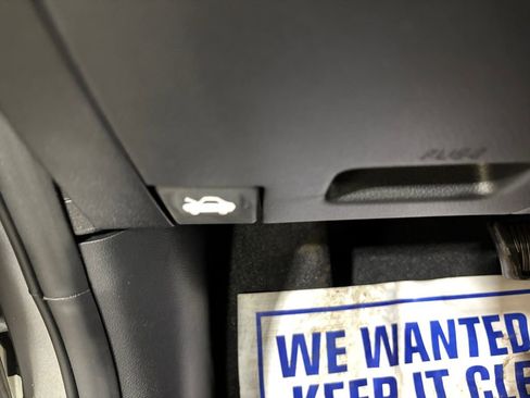 New 2025 Hyundai Venue SEL image 40