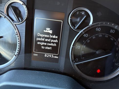 Used 2022 Lexus GX 460 Luxury w/ Off Road Package image 9