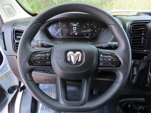 Used 2026 RAM ProMaster 2500 w/ Convenience Group FWD image 15