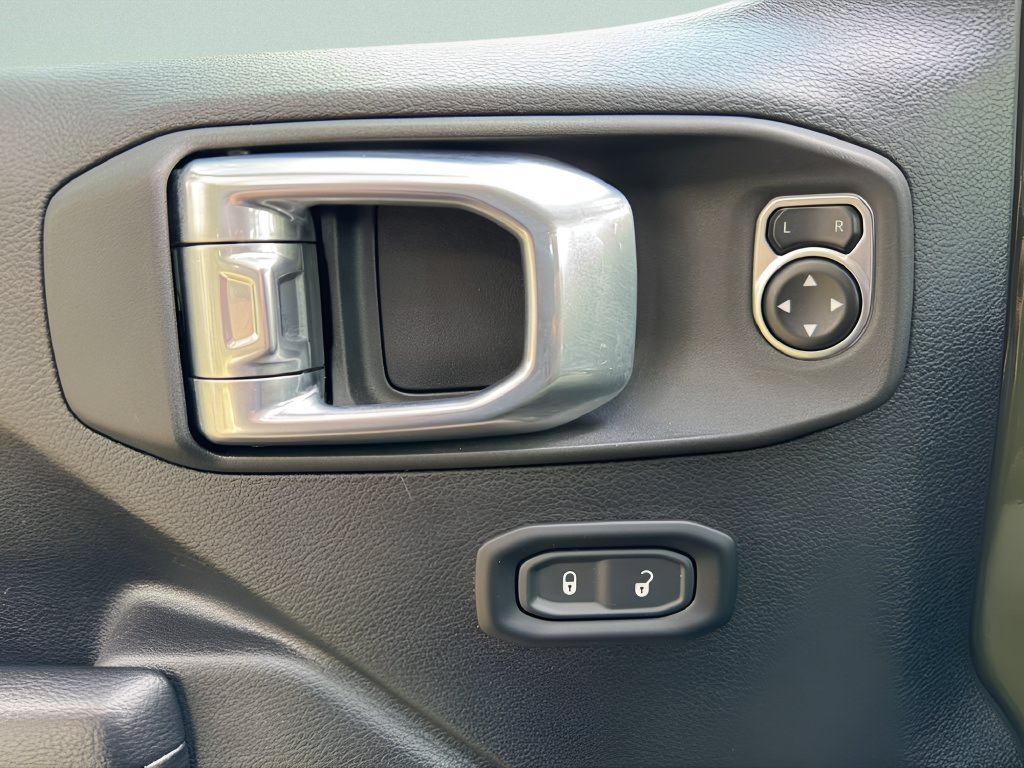 Used 2024 Jeep Wrangler Unlimited Sport AWD/4WD image 12
