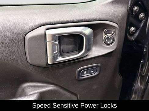 Used 2022 Jeep Wrangler Sport AWD/4WD image 17