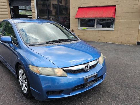 Used 2010 Honda Civic LX image 1