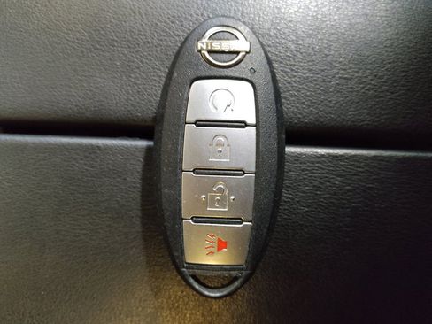 Used 2022 Nissan Rogue SV AWD/4WD image 32