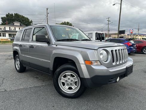 Used 2016 Jeep Patriot Sport AWD/4WD image 2