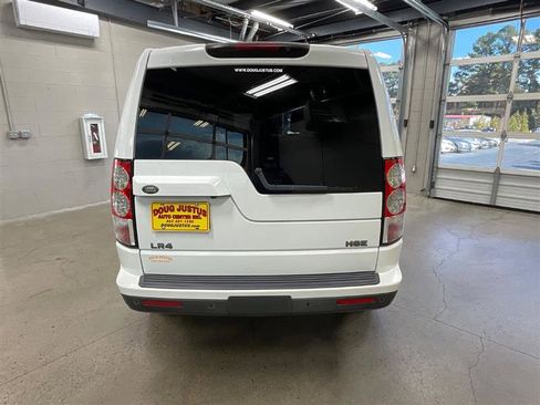 Used 2011 Land Rover LR4 HSE LUX image 4