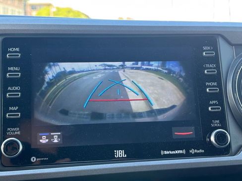 Used 2022 Toyota Tacoma TRD Off-Road image 18