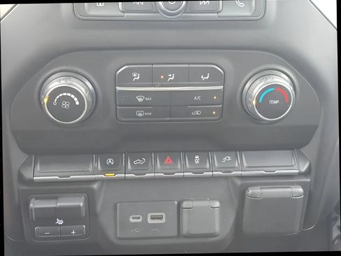 Used 2021 Chevrolet Silverado 1500 Custom w/ Safety Confidence Package AWD/4WD image 24