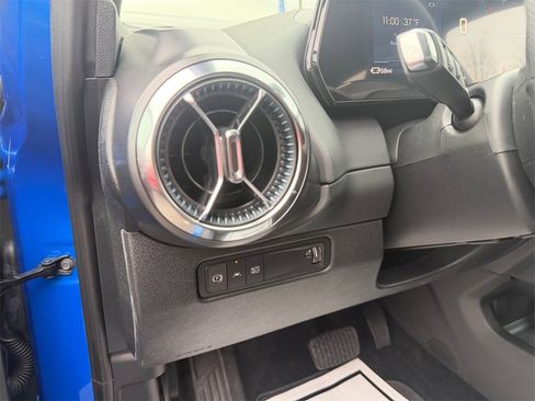 New 2026 Chevrolet Equinox EV LT image 31