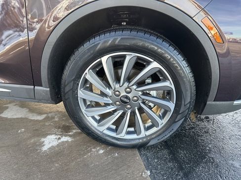 Used 2023 Lincoln Corsair Reserve image 13