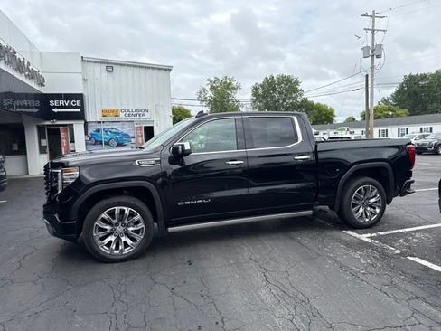 Used 2023 GMC Sierra 1500 Denali w/ Denali Reserve Package AWD/4WD image 10