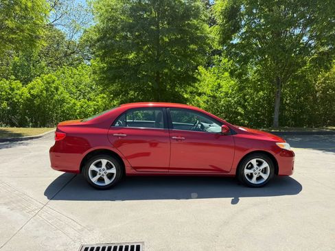 Used 2013 Toyota Corolla LE FWD image 11