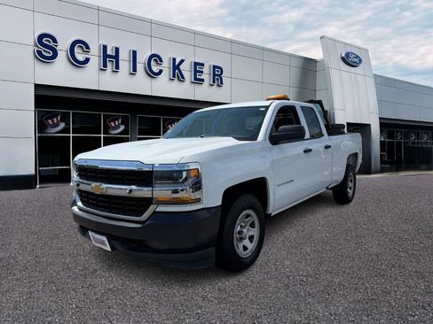 Used 2017 Chevrolet Silverado 1500 W/T w/ WT Convenience Package AWD/4WD image 4
