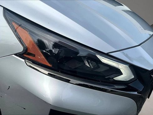 Used 2024 Nissan Altima 2.5 SR FWD image 31