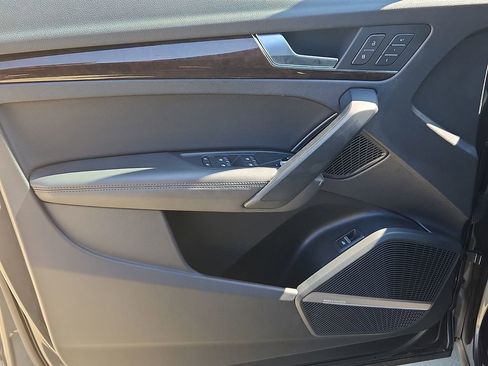 Used 2019 Audi Q5 2.0T Premium Plus w/ Premium Plus Package image 13