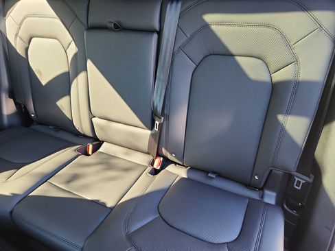 Used 2026 Land Rover Defender 110 S image 23