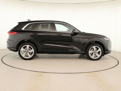 New 2025 Audi Q5 Premium AWD/4WD image 8
