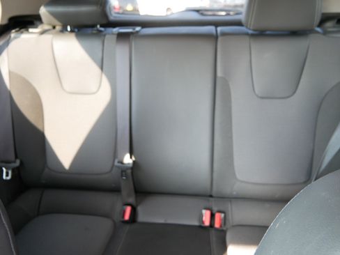 Used 2023 Buick Encore GX Preferred w/ Cold Weather Comfort Package FWD image 13