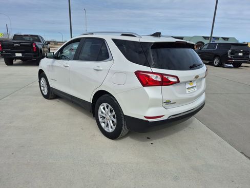 Used 2021 Chevrolet Equinox LT image 3