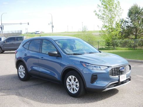 Used 2025 Ford Escape Active FWD image 3