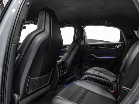 Used 2024 Porsche Cayenne Turbo GT AWD/4WD image 73