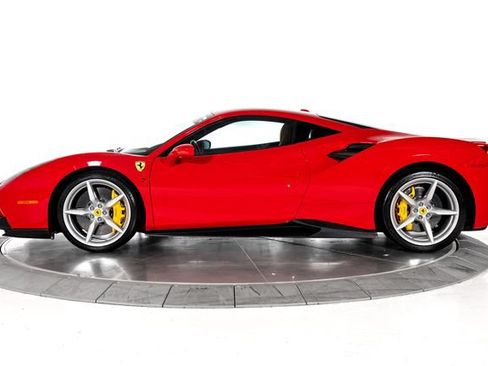 Certified 2018 Ferrari 488 GTB RWD image 3