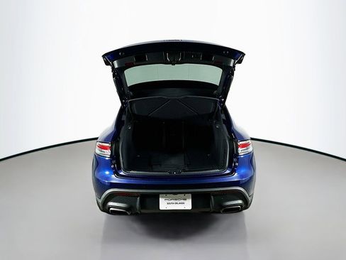 Certified 2023 Porsche Macan AWD/4WD image 28