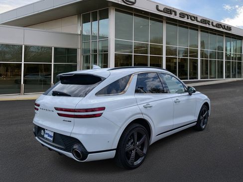 Used 2022 Genesis GV70 3.5T Sport w/ Sport Prestige Package AWD/4WD image 3