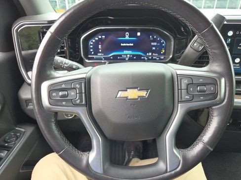 Used 2022 Chevrolet Silverado 1500 LT AWD/4WD image 6
