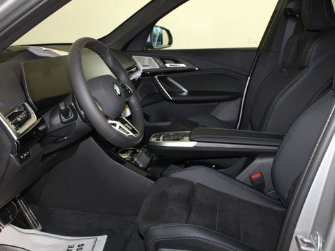 Certified 2025 BMW X1 xDrive28i w/ Technology Package image 27