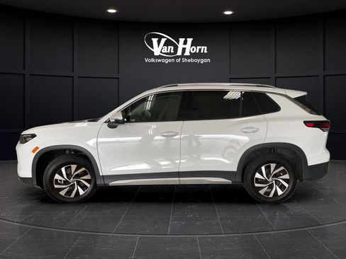 Used 2025 Volkswagen Tiguan S AWD/4WD image 4
