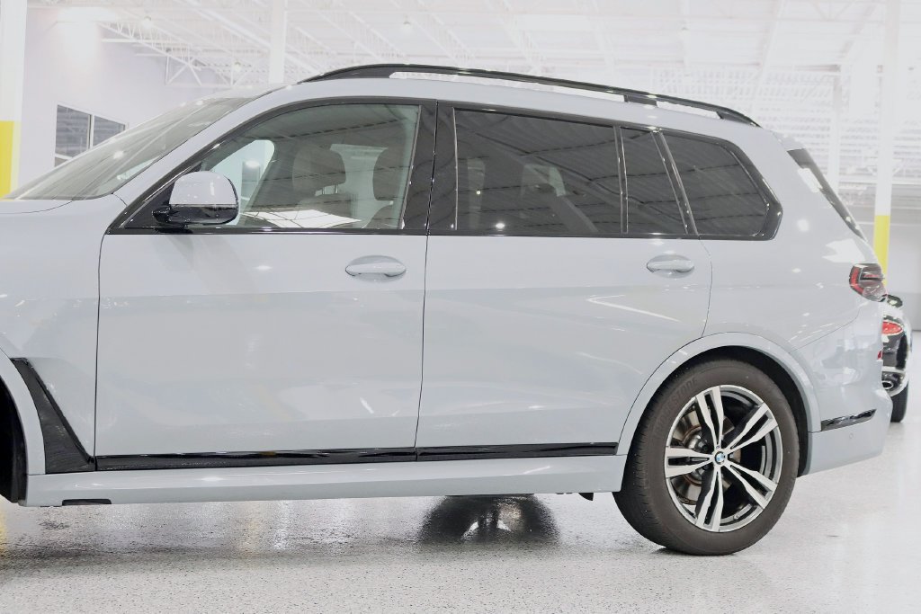 Used 2026 BMW X7 xDrive40i w/ M Sport Package AWD/4WD image 4