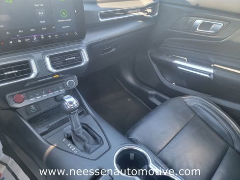Used 2024 Ford Mustang Premium image 23