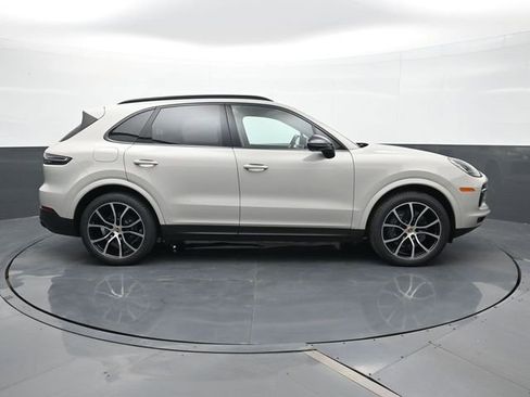 Certified 2023 Porsche Cayenne Platinum Edition AWD/4WD image 22