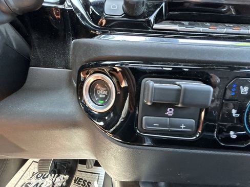 Used 2024 Chevrolet Silverado 3500 High Country w/ Technology Package image 37