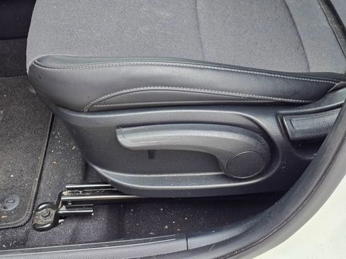 Used 2024 Kia Seltos S image 11